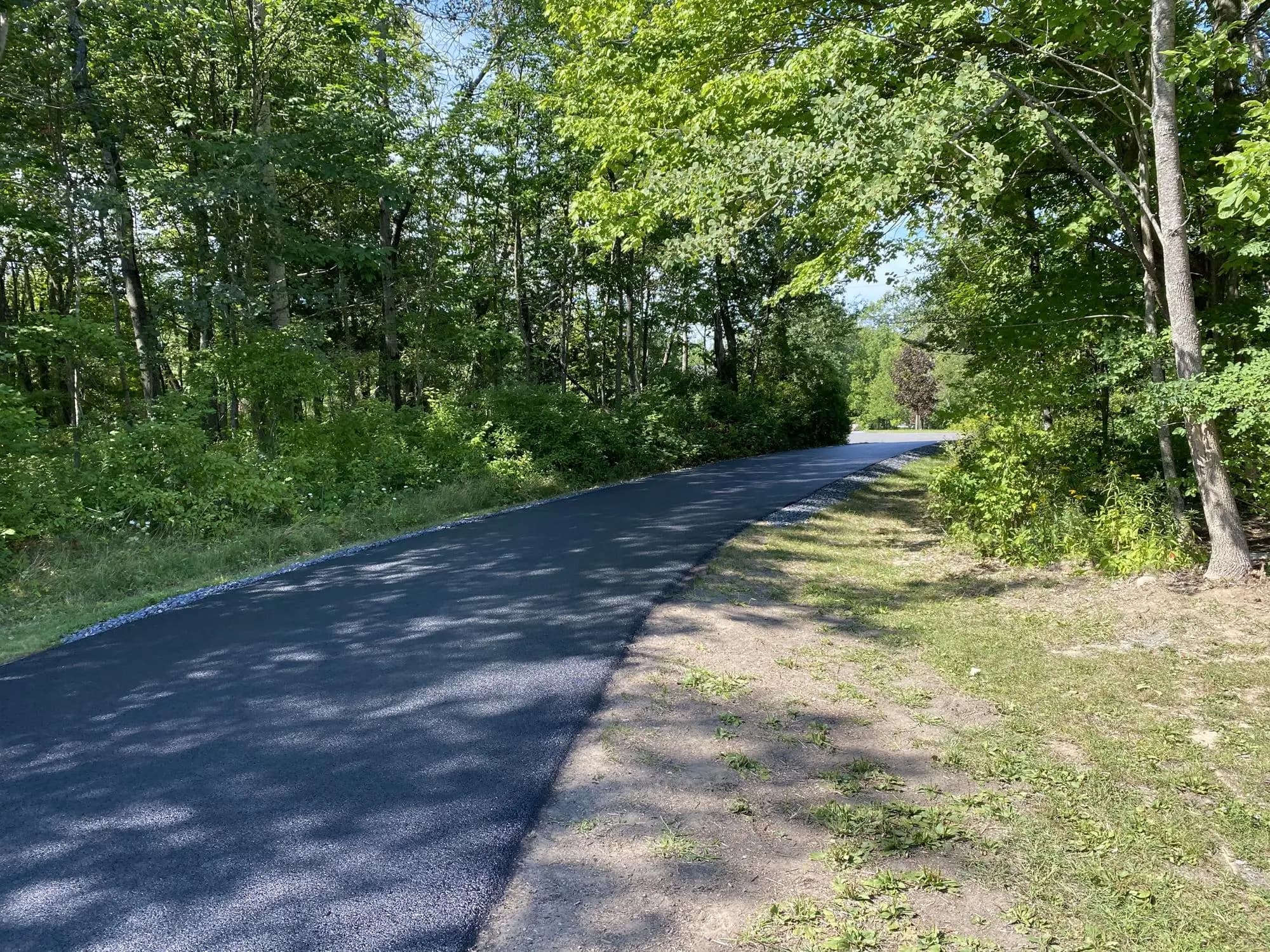 Durable asphalt paving for Hudson Valley roads by Muddy Driveways