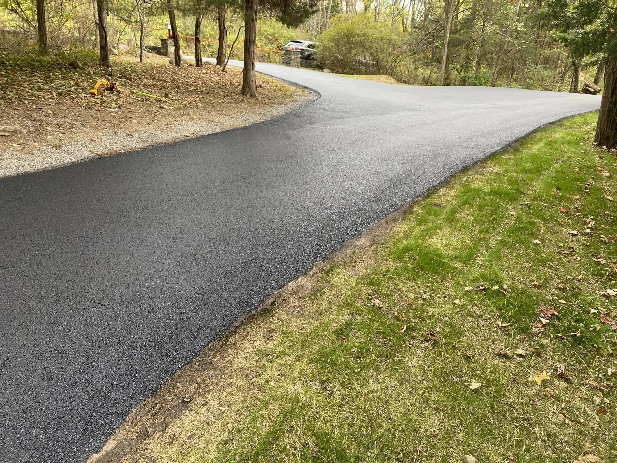 Hudson Valley driveway sealing by Muddy Driveways and Paving